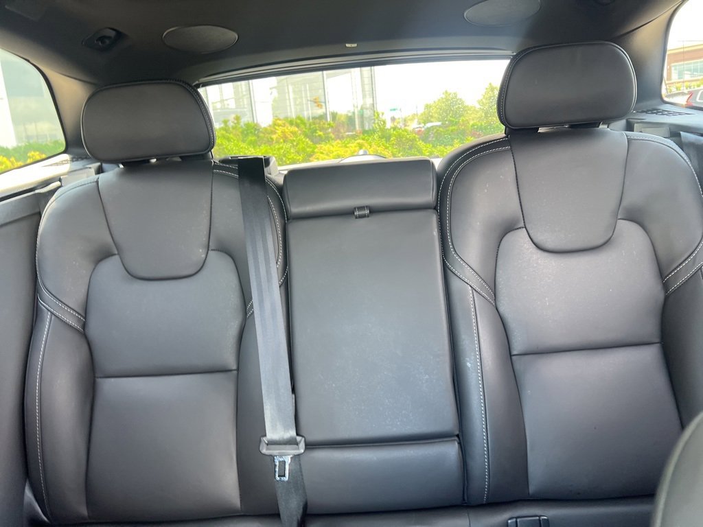 Certified 2024 Volvo XC60 T8 Ultimate w/ Climate Package image 27