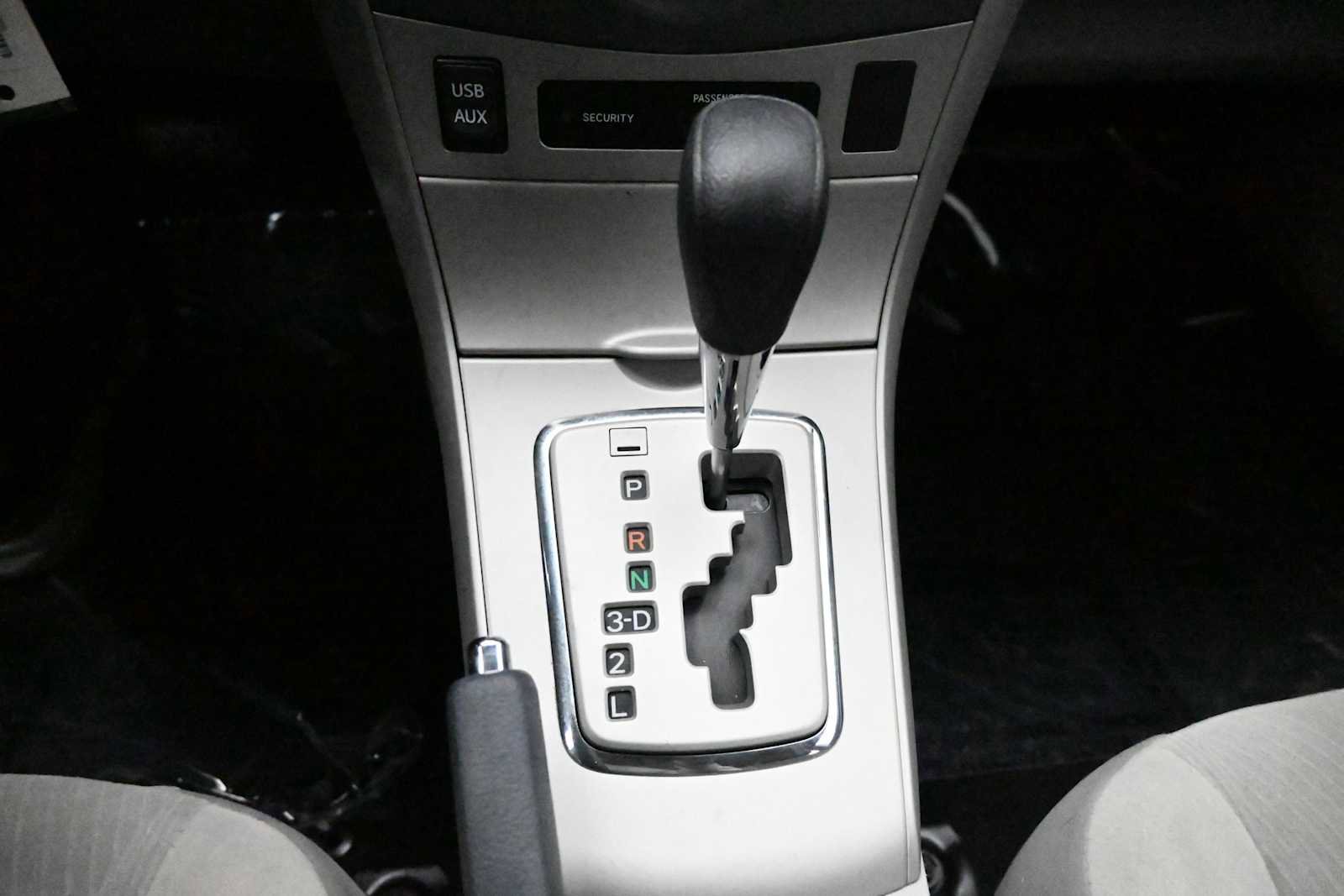 Used 2013 Toyota Corolla LE FWD image 19