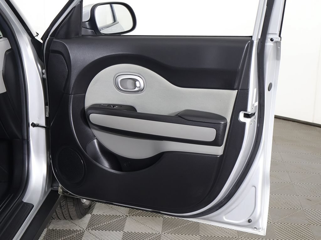 Used 2017 Kia Soul + FWD image 20