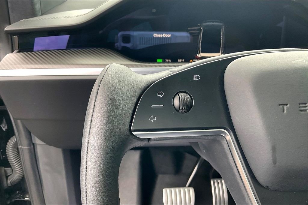 Used 2022 Tesla Model X Plaid image 13