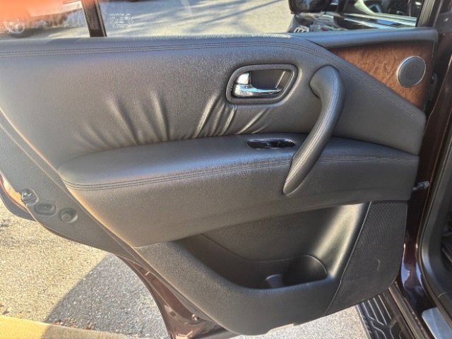 Used 2012 INFINITI QX56 4WD w/ Deluxe Touring Pkg image 37