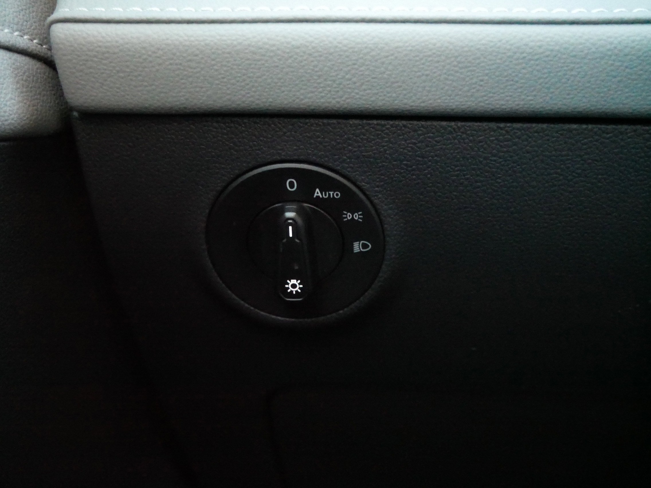 Certified 2024 Volkswagen Taos SE w/ Panoramic Sunroof Package image 27