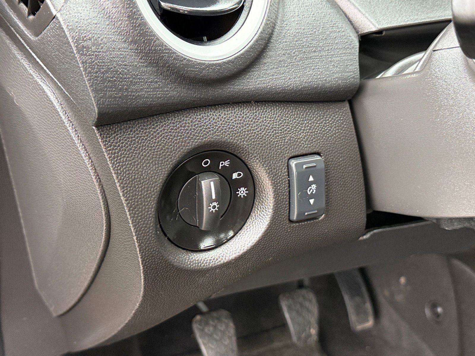 Used 2018 Ford Fiesta SE image 17