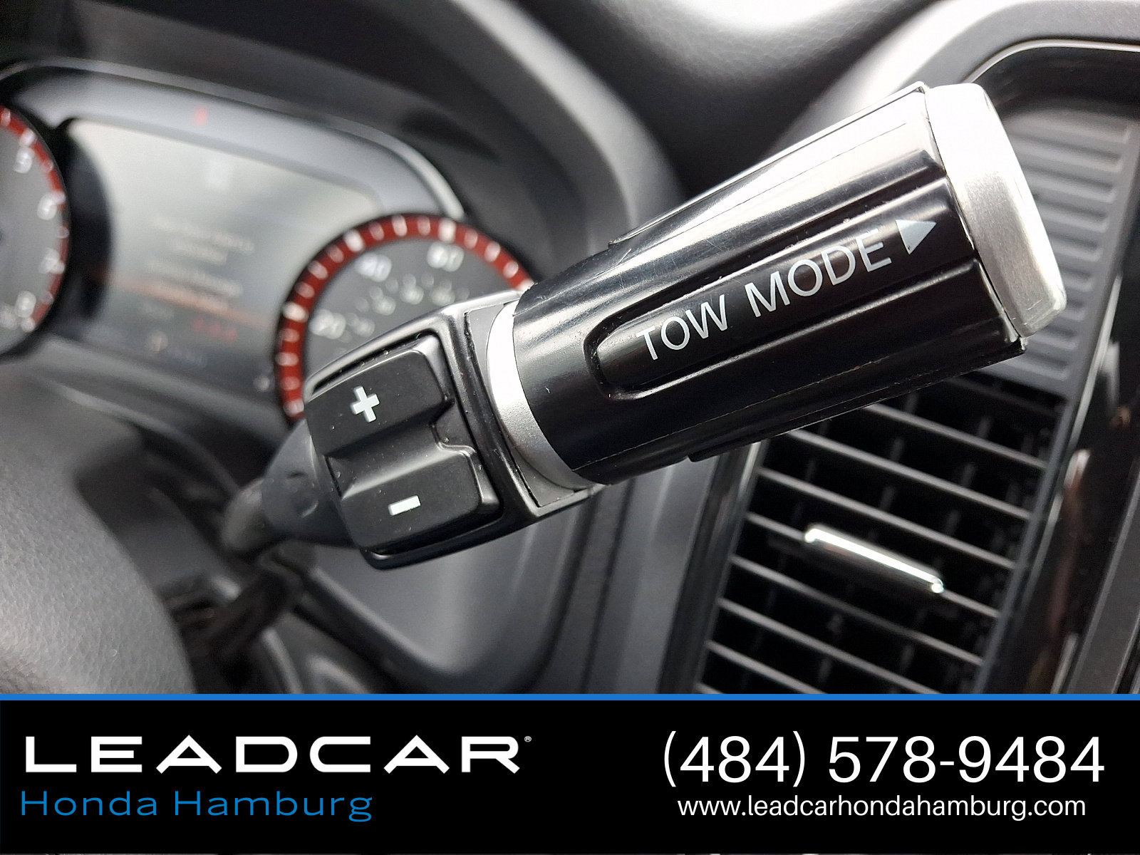 Used 2023 Nissan Titan PRO-4X w/ Pro-4x Convenience Package AWD/4WD image 15