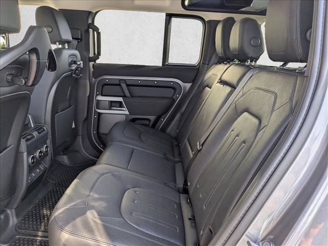 Used 2022 Land Rover Defender 110 SE AWD/4WD image 21