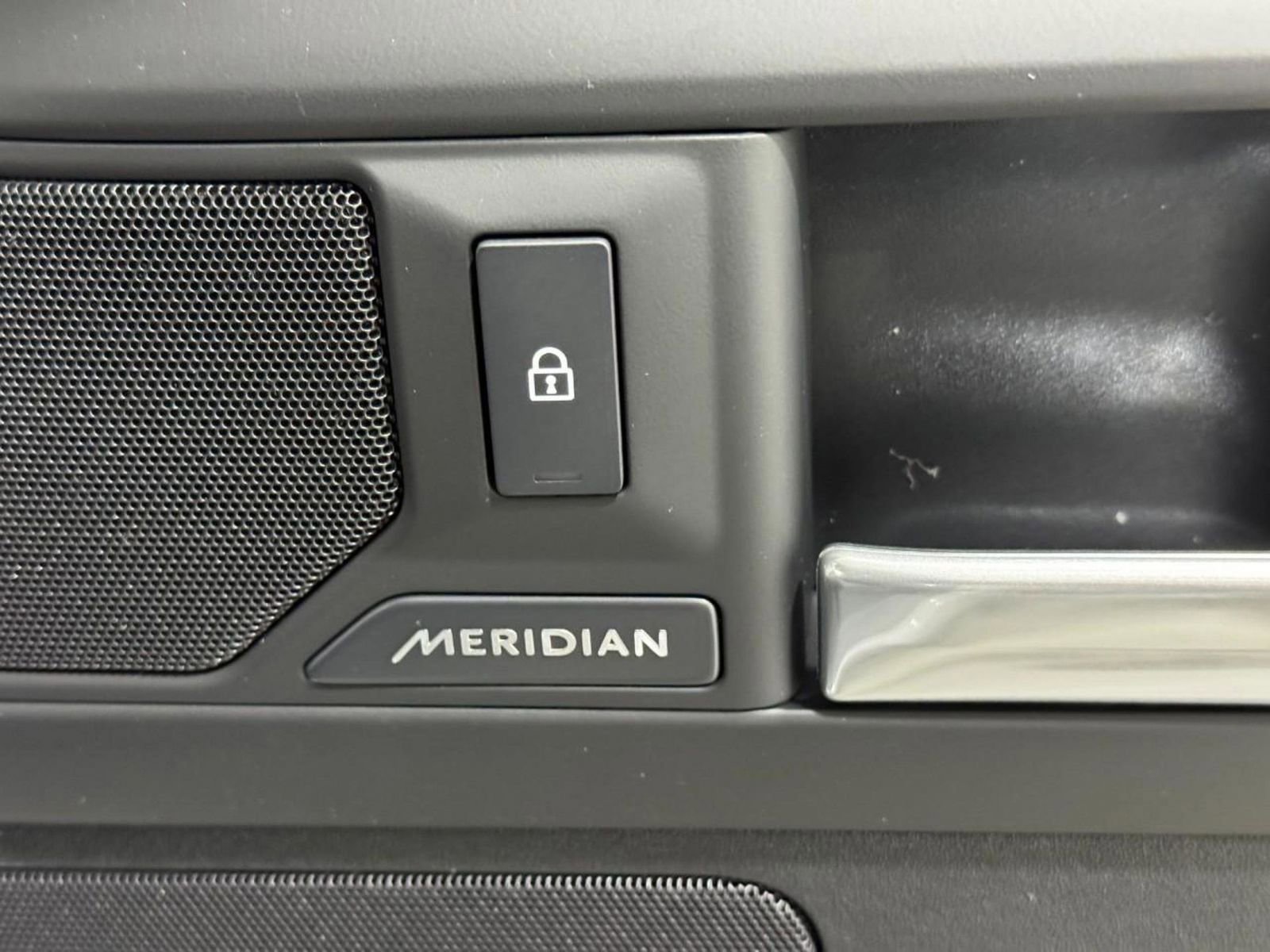 New 2026 Land Rover Defender 110 S image 22