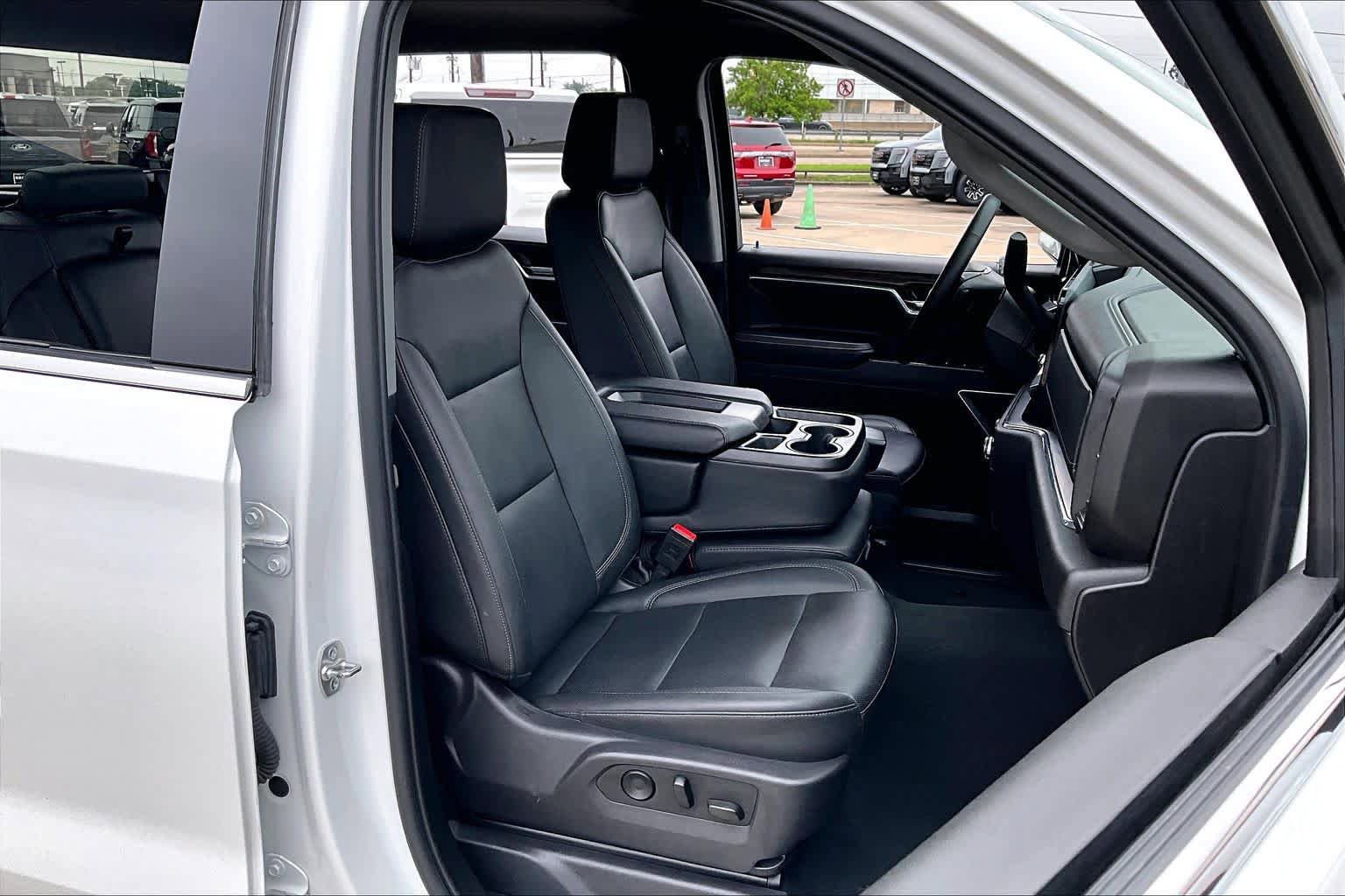Used 2023 GMC Sierra 1500 AT4X w/ AT4X AEV Edition AWD/4WD image 9