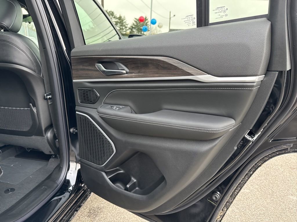 New 2026 Jeep Grand Cherokee Limited image 30