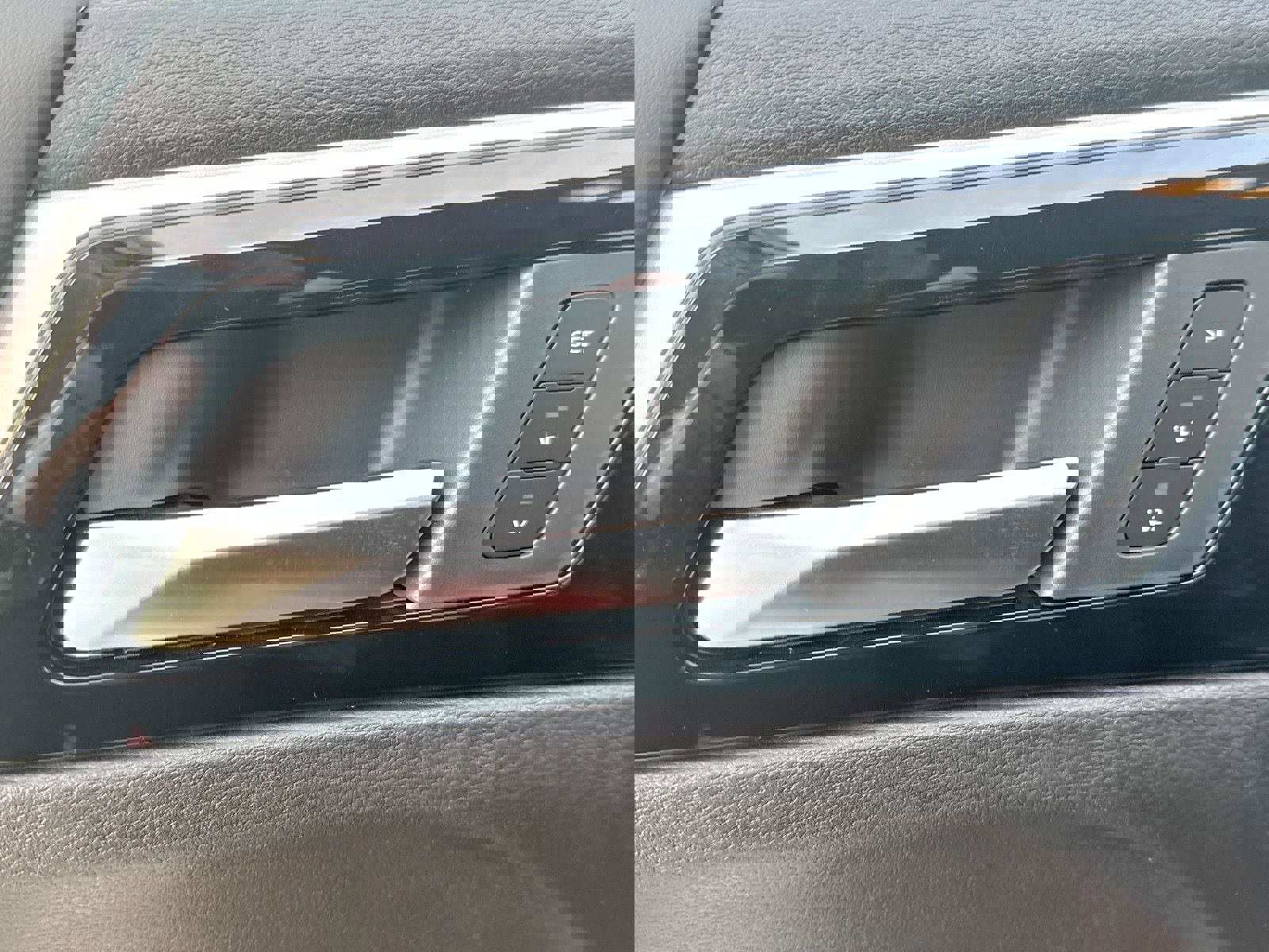 New 2025 Mitsubishi Outlander SEL image 18