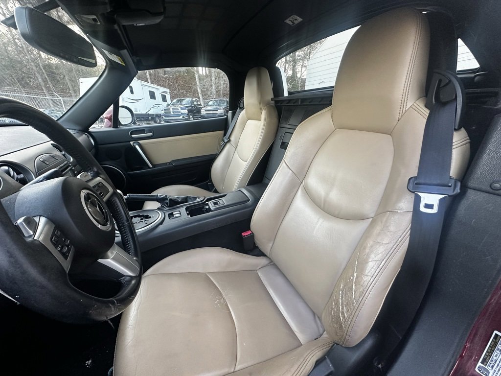 Used 2010 MAZDA MX-5 Miata Grand Touring w/ Premium Pkg image 9