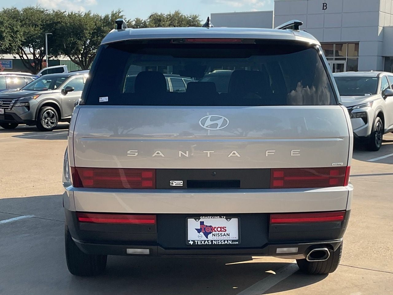 Used 2025 Hyundai Santa Fe SEL AWD/4WD image 5