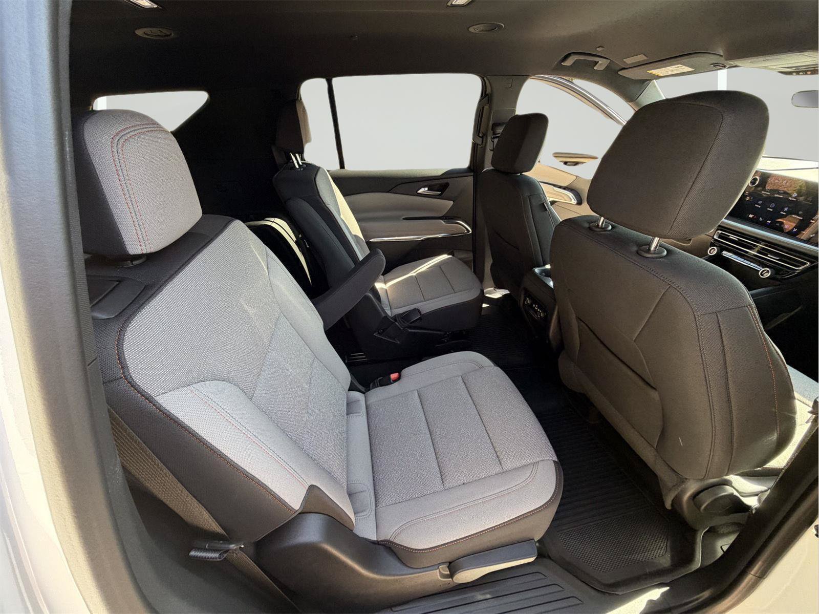 New 2026 Chevrolet Traverse LT w/ Driver Confidence Package FWD image 99