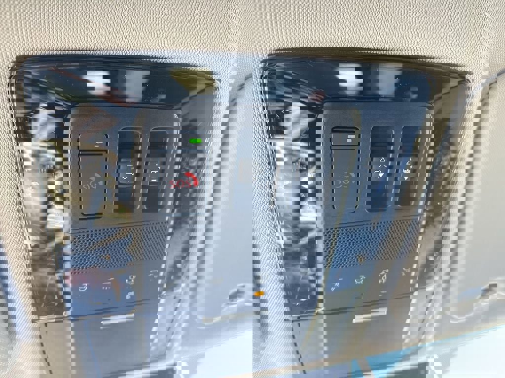 New 2025 Mitsubishi Outlander SE image 12