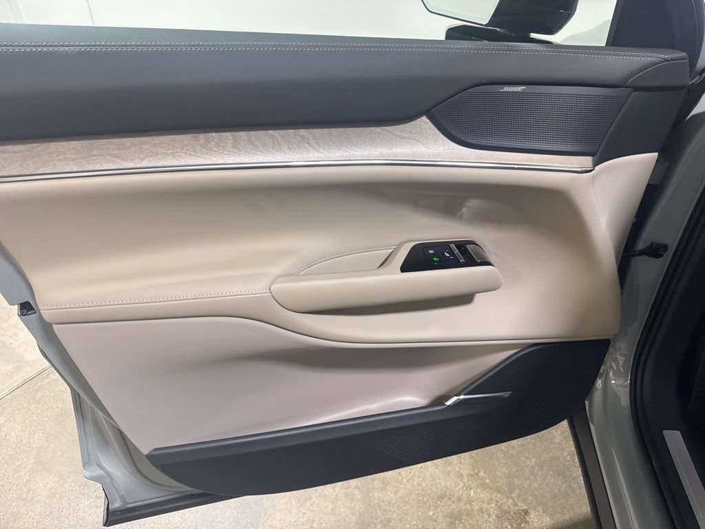 New 2026 Volvo EX90 Plus AWD/4WD image 17