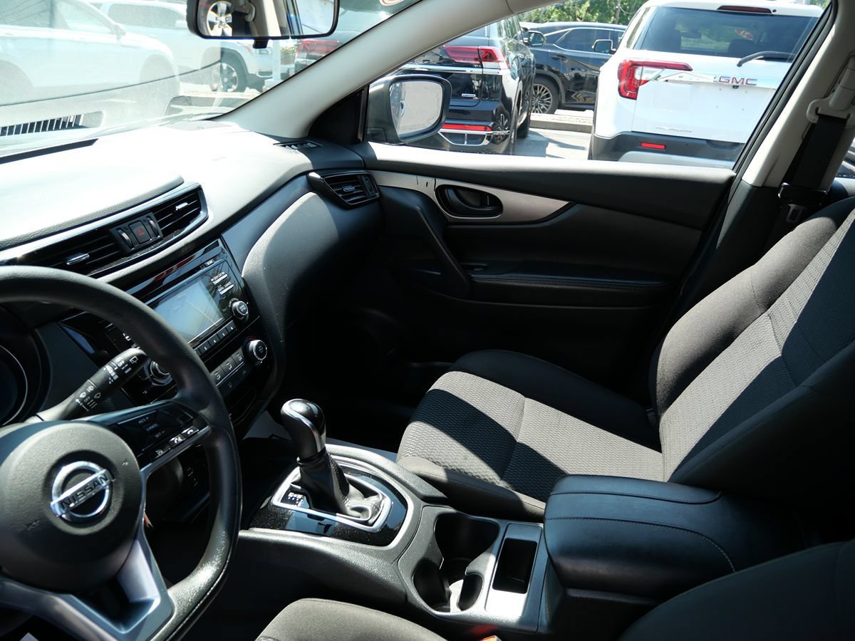 Used 2017 Nissan Rogue Sport S w/ S Appearance Package FWD image 13