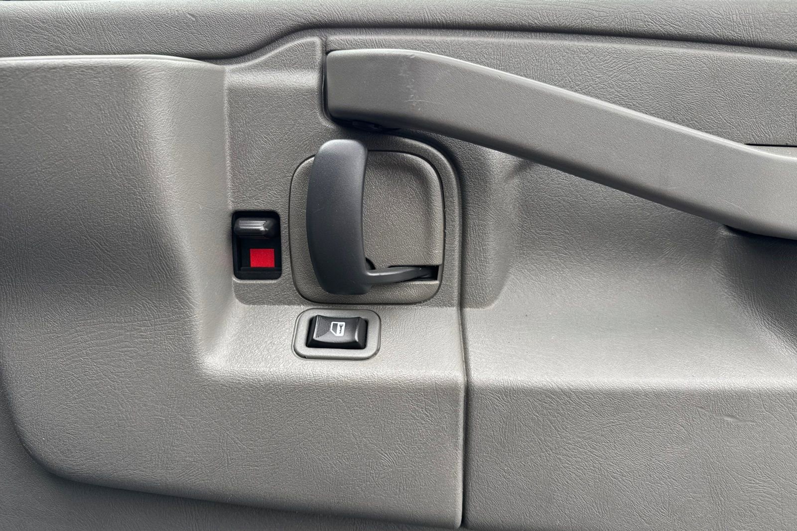 Used 2017 Chevrolet Express 3500 LT w/ LT Preferred Equipment Group image 18