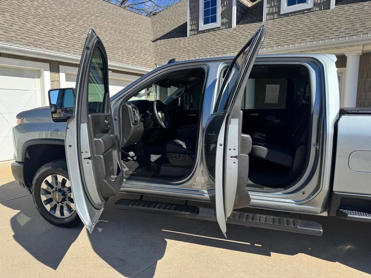 Used 2024 Chevrolet Silverado 2500 Custom w/ Custom Value Package image 11