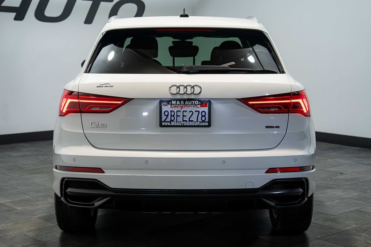 Used 2022 Audi Q3 2.0T Premium w/ Convenience Package AWD/4WD image 3