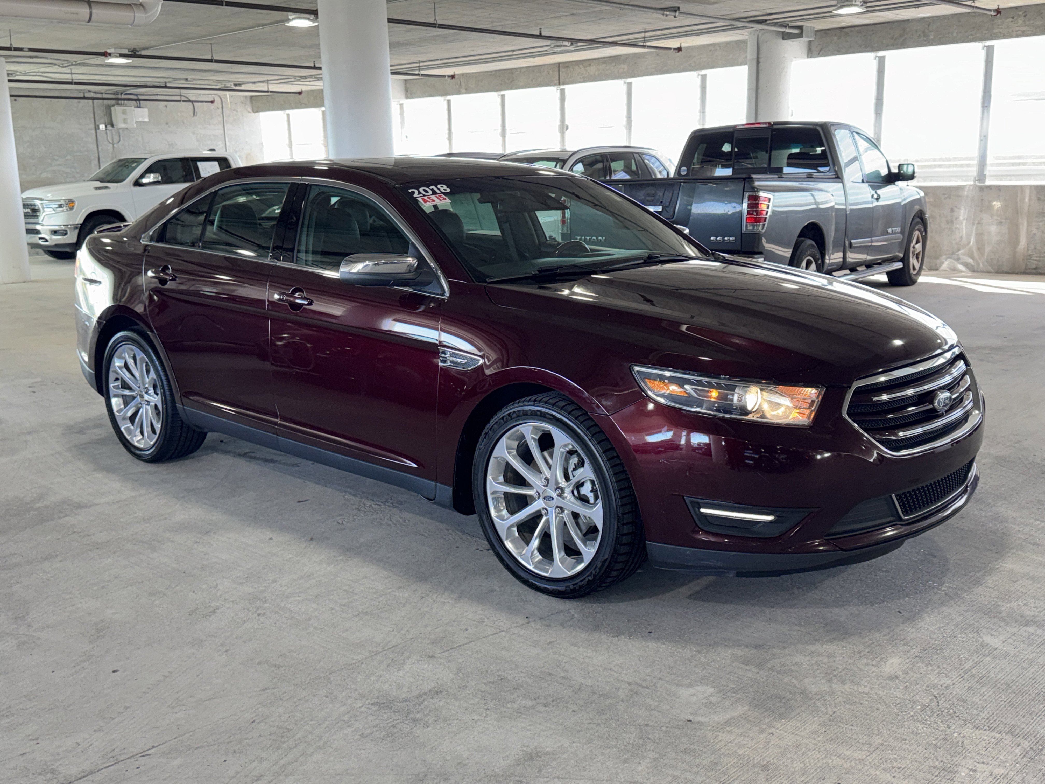 Used 2018 Ford Taurus Limited image 1