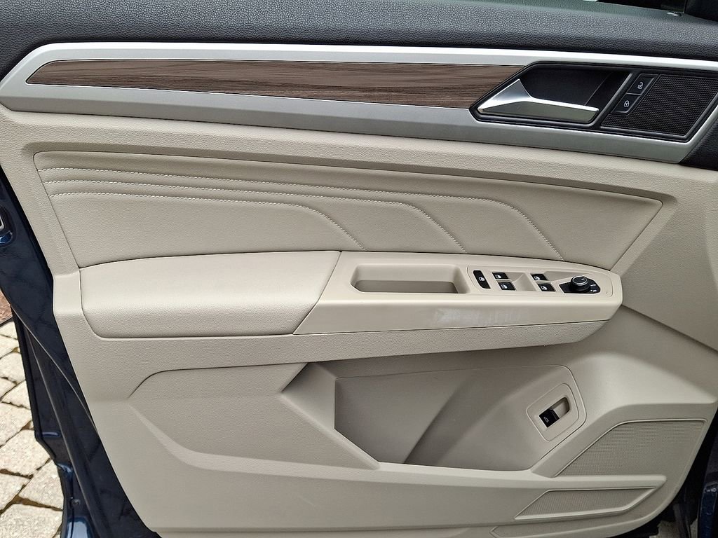 Used 2021 Volkswagen Atlas SEL image 15