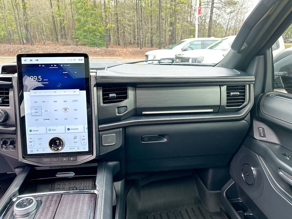 Used 2024 Ford Expedition Platinum image 20