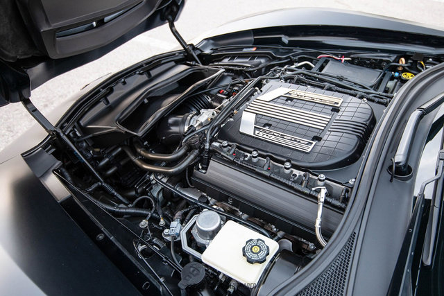 Used 2016 Chevrolet Corvette Z06 w/ 3LZ Preferred Equipment Group image 23