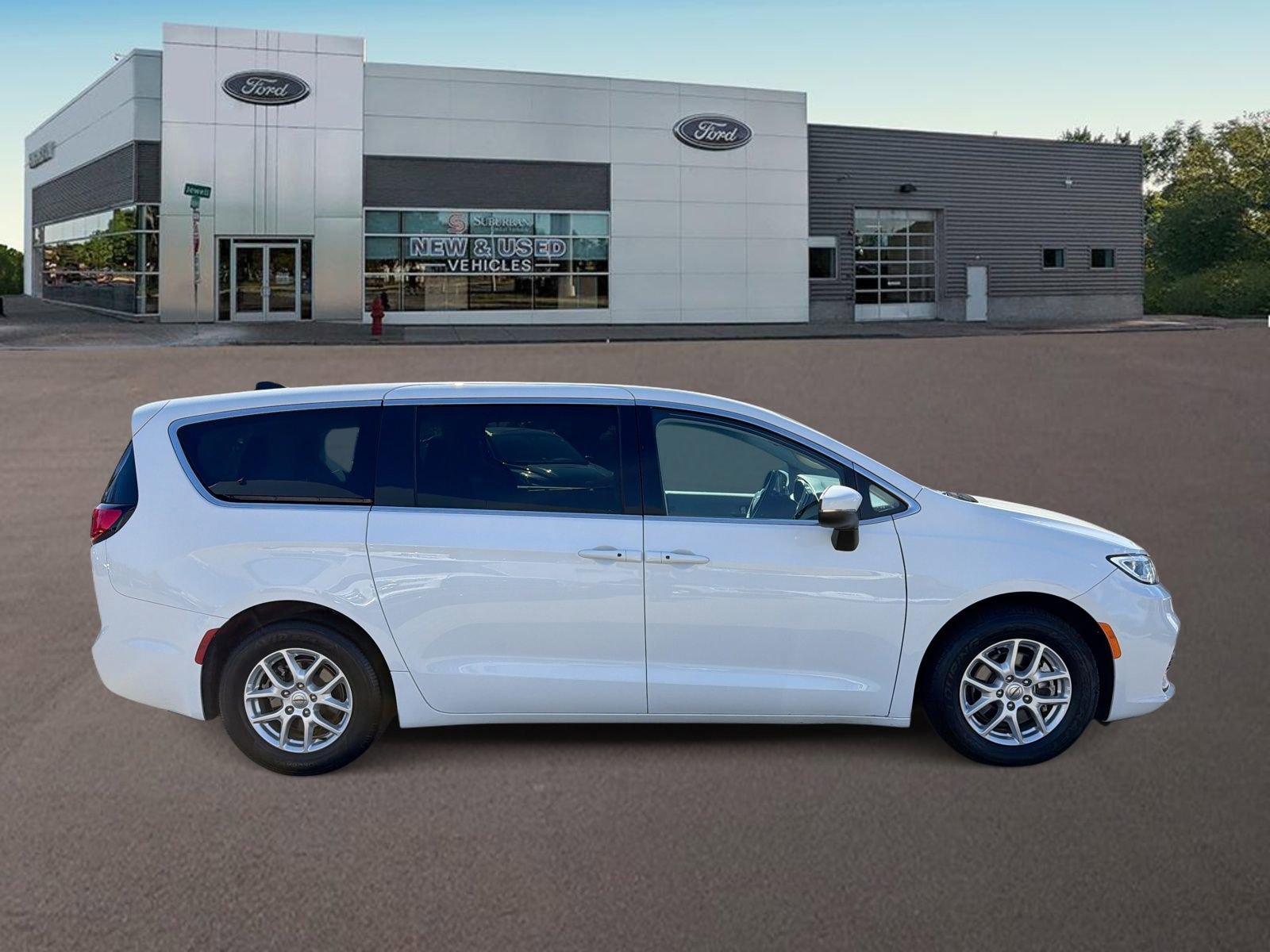 Used 2023 Chrysler Pacifica Touring-L FWD image 12