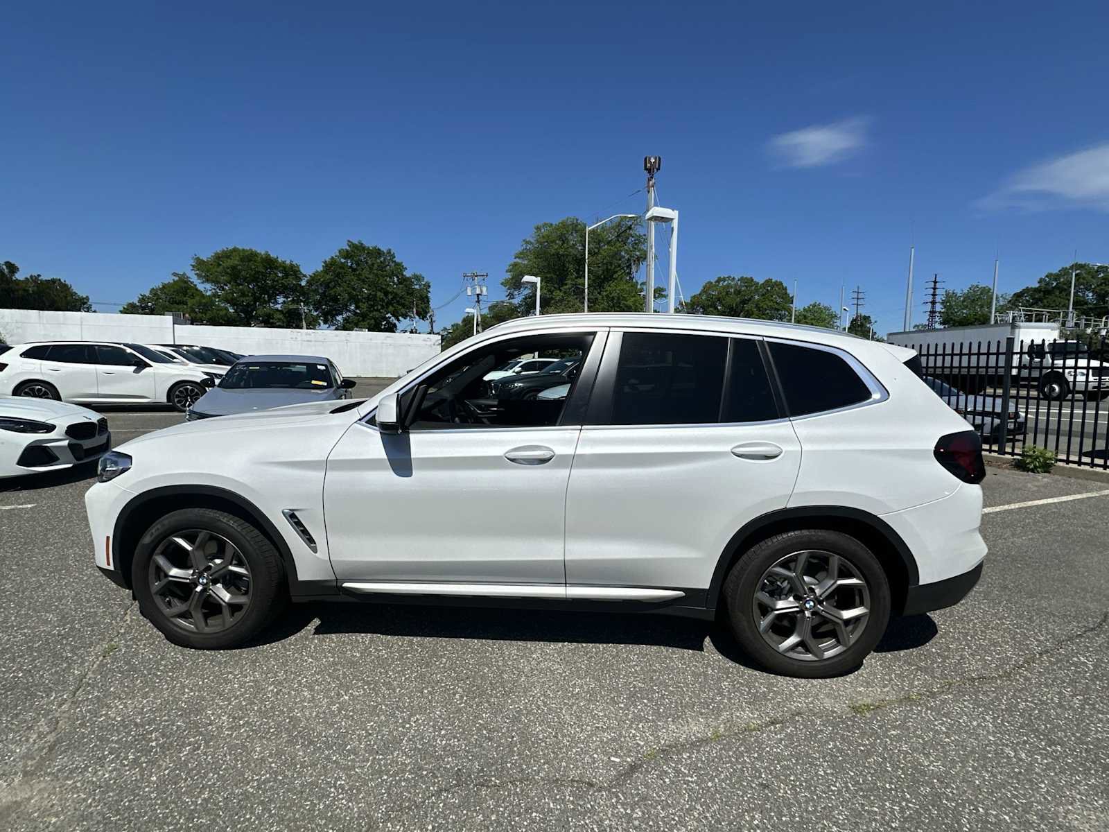 Used 2024 BMW X3 xDrive30i w/ Convenience Package AWD/4WD image 3