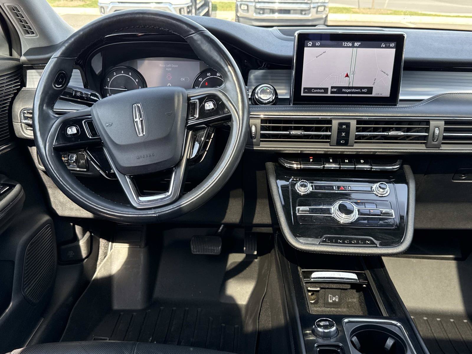 Used 2022 Lincoln Corsair AWD w/ Premium Package image 8