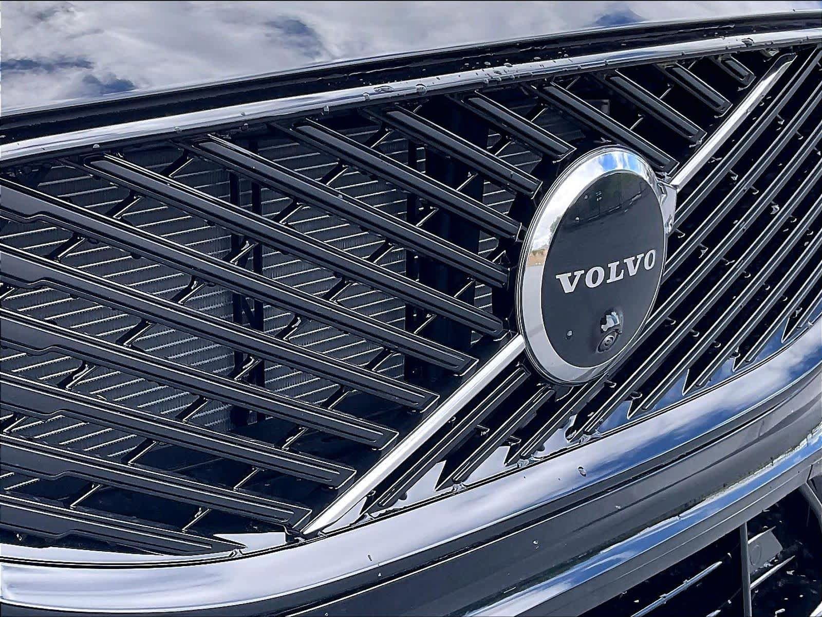 New 2026 Volvo XC60 T8 Plus w/ Climate Package AWD/4WD image 33