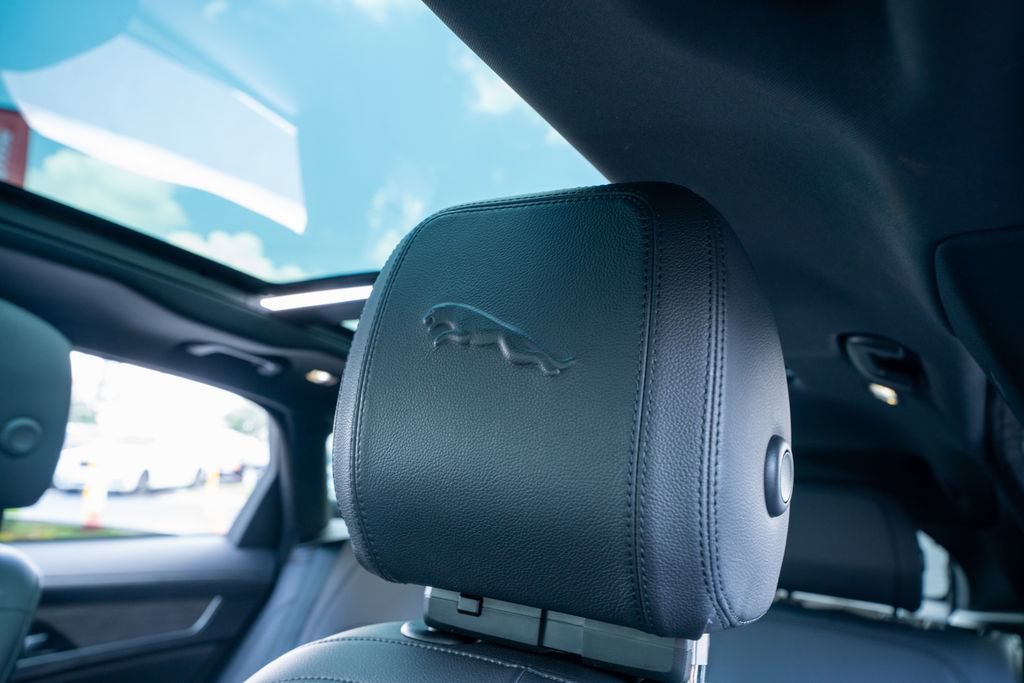 Used 2023 Jaguar F-PACE S AWD/4WD image 29