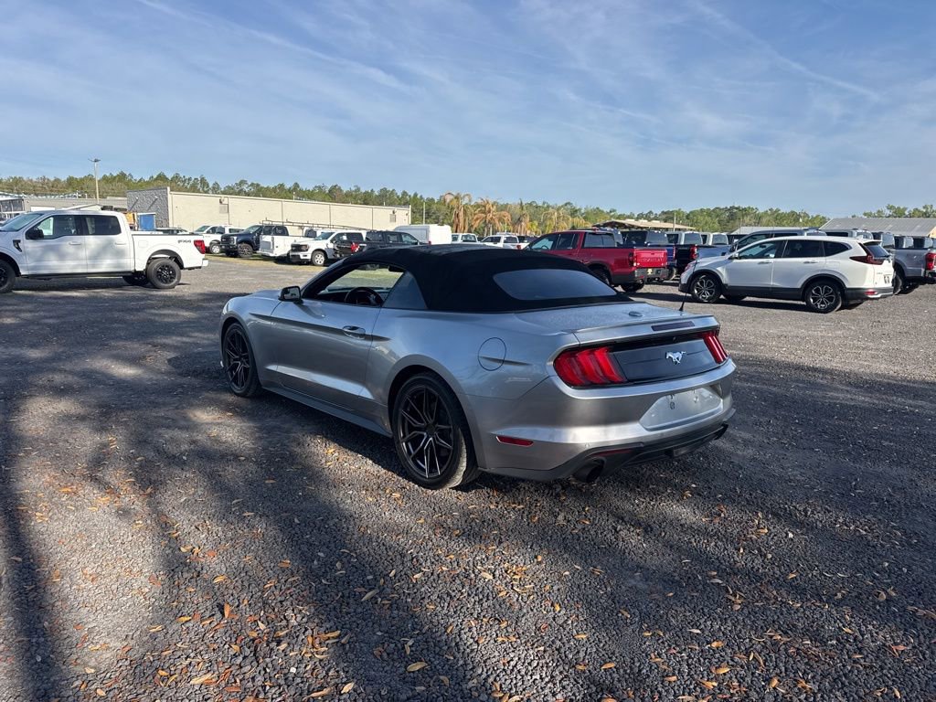Used 2020 Ford Mustang Premium image 4