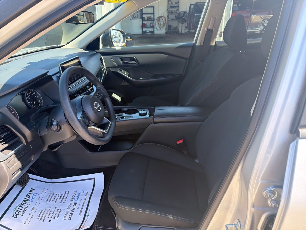 Used 2024 Nissan Rogue S AWD/4WD image 13