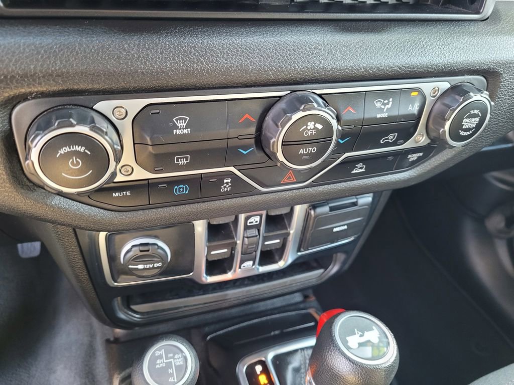 Used 2024 Jeep Wrangler Unlimited image 19