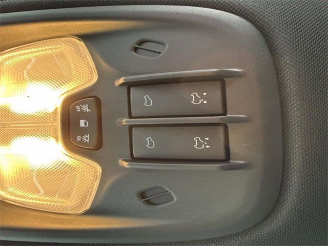 Used 2025 GMC Canyon Denali image 18