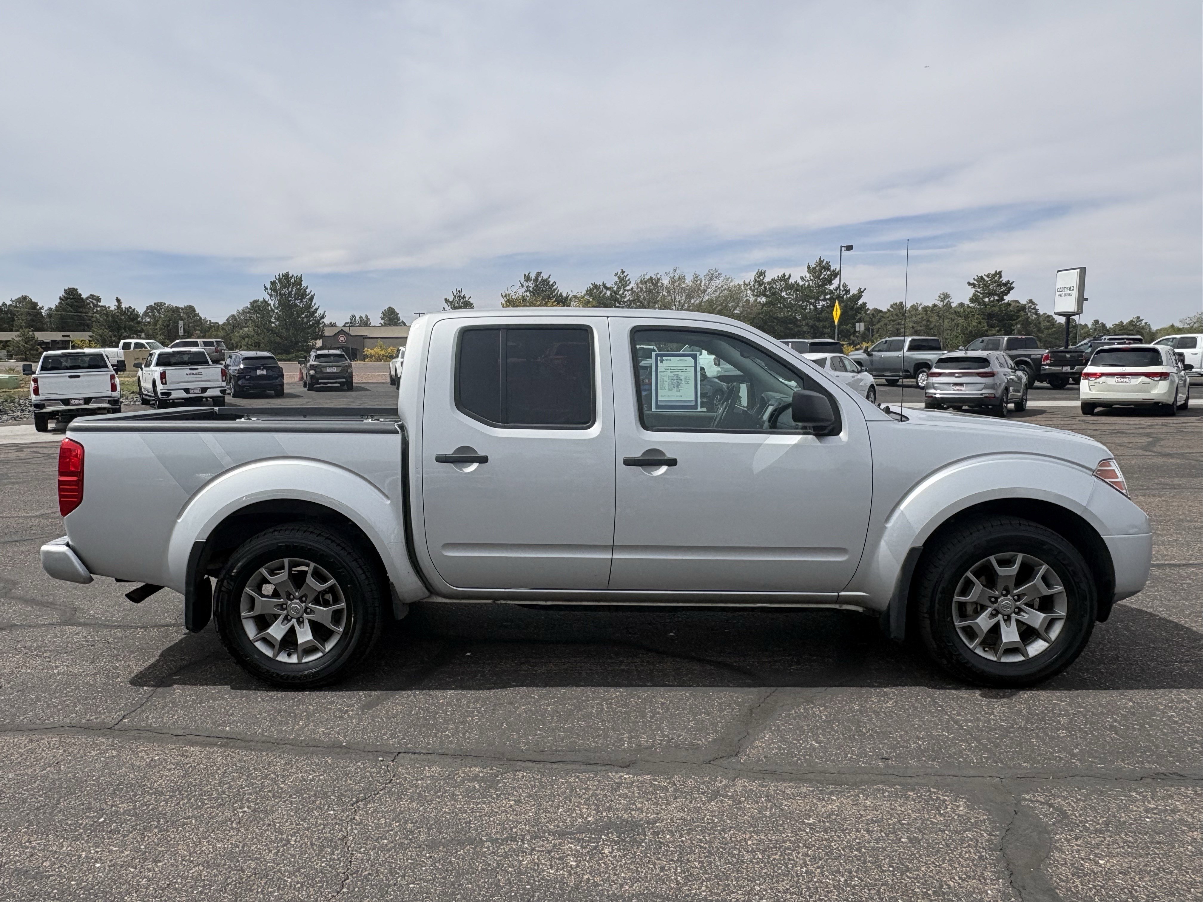 Used 2020 Nissan Frontier SV RWD image 7