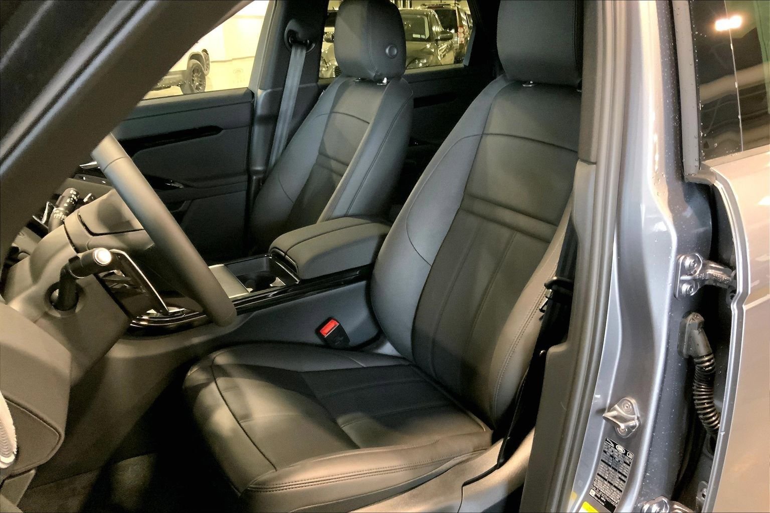 New 2026 Land Rover Range Rover Evoque Dynamic SE AWD/4WD image 9
