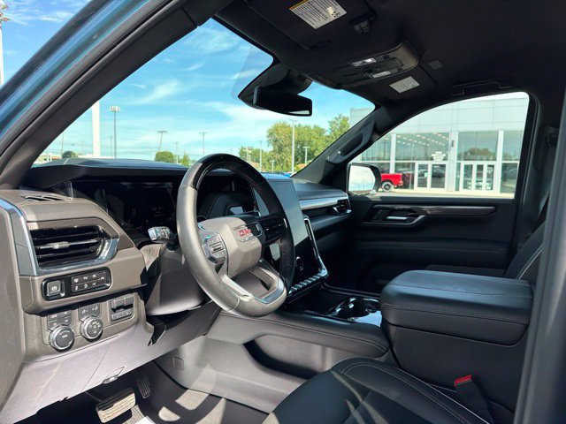 Used 2025 GMC Yukon XL Elevation AWD/4WD image 16