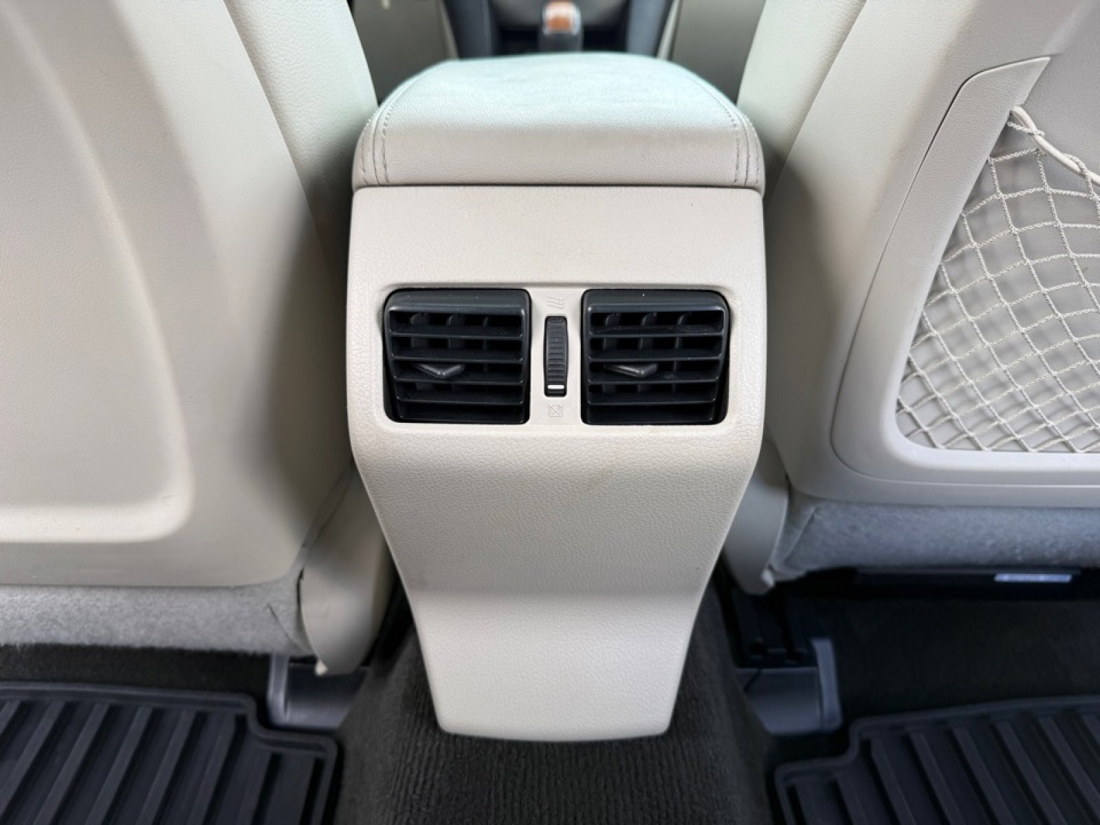 Used 2013 Subaru Outback 3.6R Limited w/ Moonroof Pkg image 33