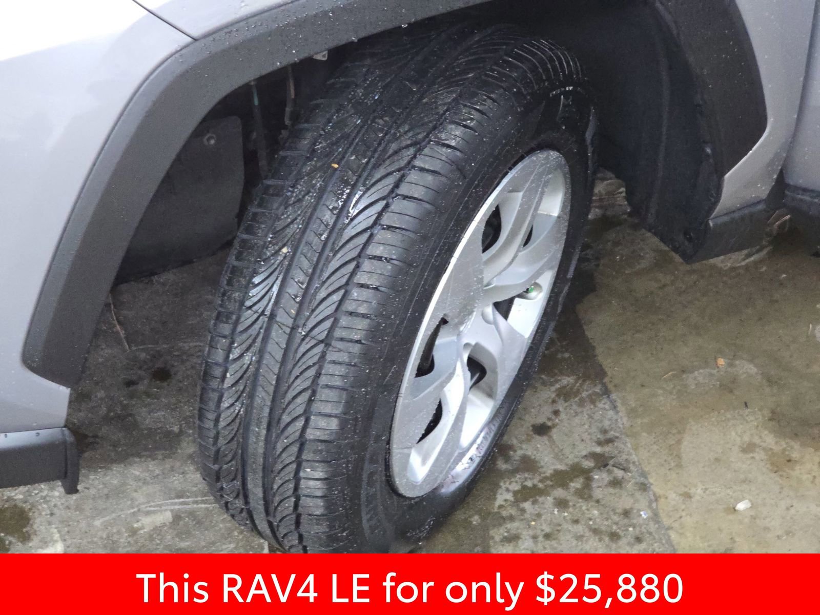 Used 2024 Toyota RAV4 LE image 37