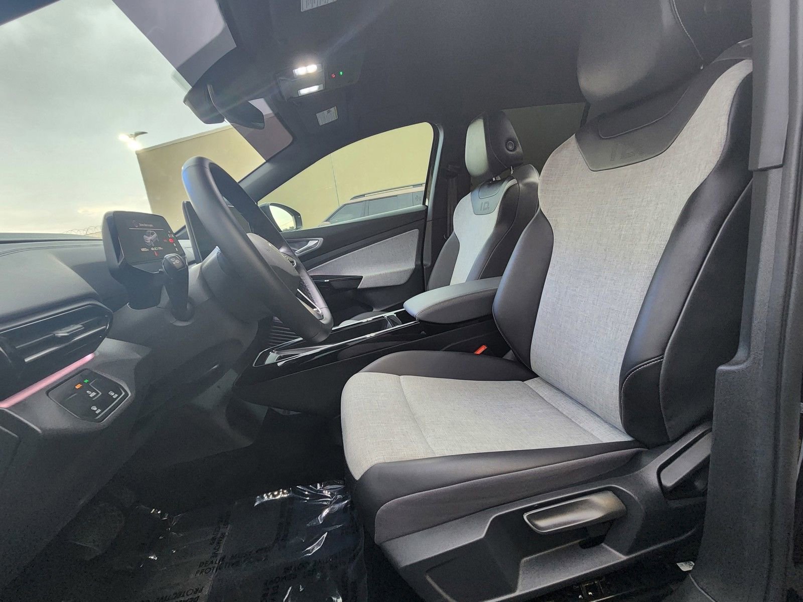 Used 2024 Volkswagen ID.4 Pro image 44