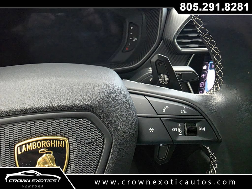 Used 2024 Lamborghini Urus Performante AWD/4WD image 28