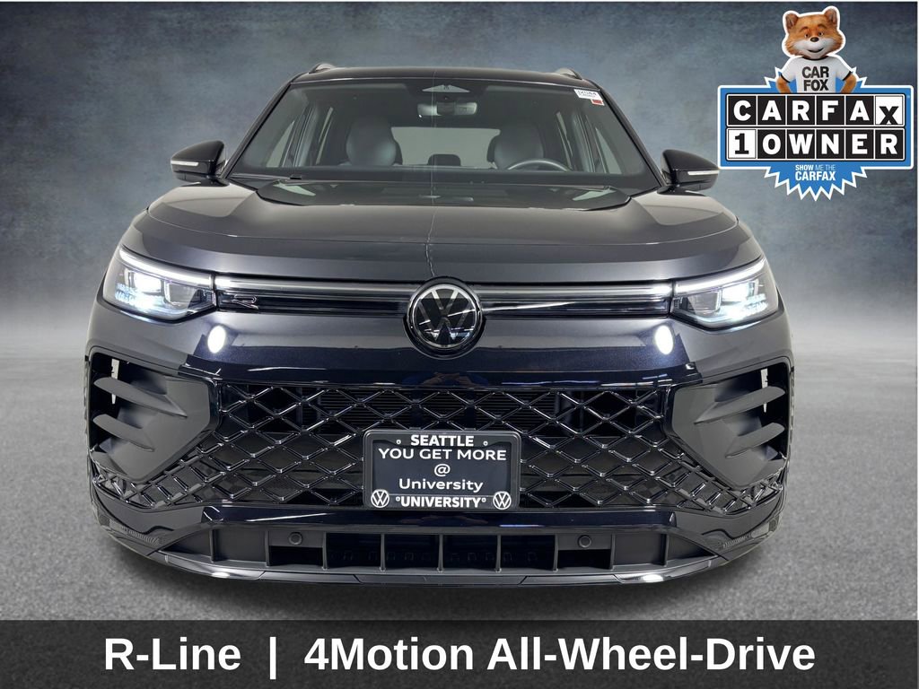 Used 2025 Volkswagen Tiguan SE R-Line AWD/4WD image 2