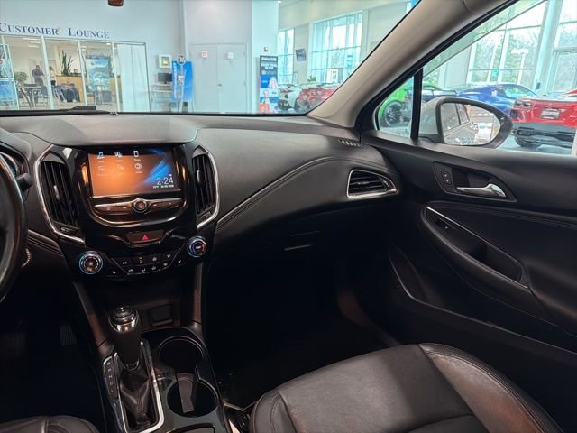 Used 2017 Chevrolet Cruze Premier image 26