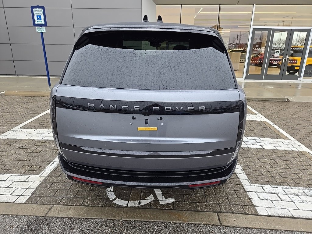Used 2024 Land Rover Range Rover SE image 6