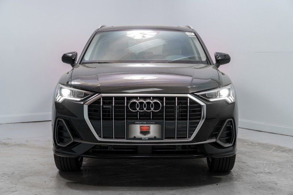 Used 2024 Audi Q3 2.0T Premium Plus w/ Premium Plus Package image 10