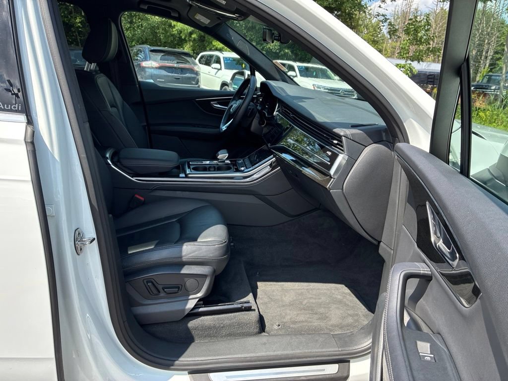 Used 2025 Audi Q7 3.0T Premium Plus AWD/4WD image 41