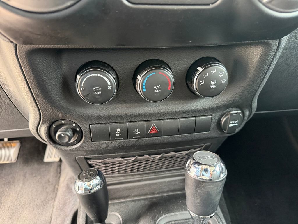 Used 2017 Jeep Wrangler Unlimited Sport w/ Quick Order Package 24S AWD/4WD image 30