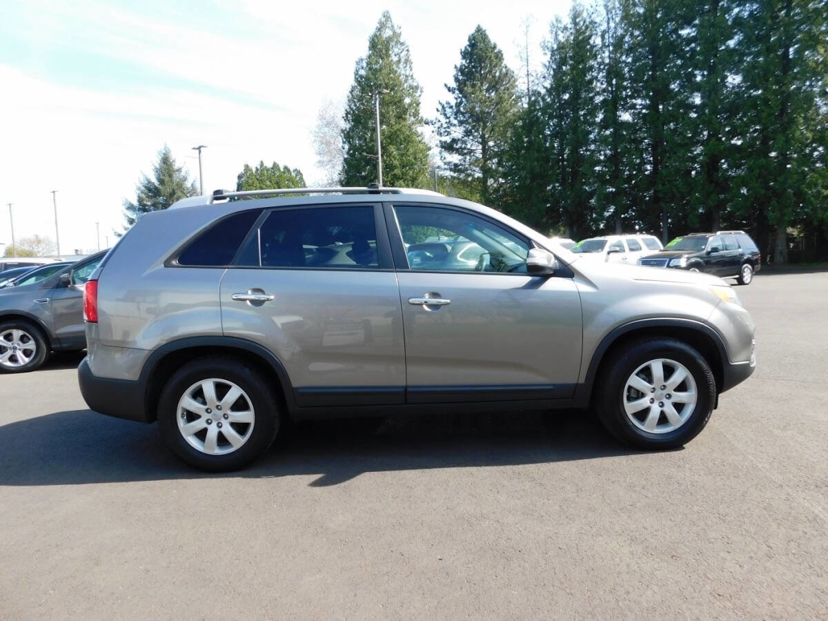 Used 2013 Kia Sorento LX w/ Convenience Pkg image 20