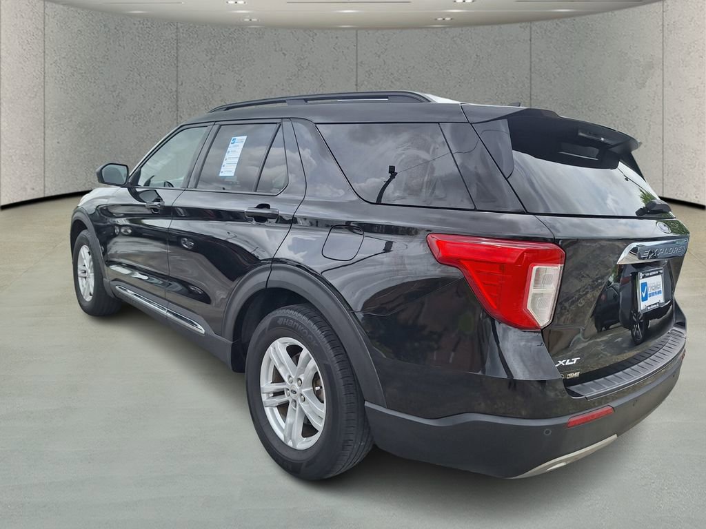 Used 2023 Ford Explorer XLT w/ Equipment Group 202A image 3